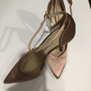 Jessica Simpson Women’s Satin Pumps